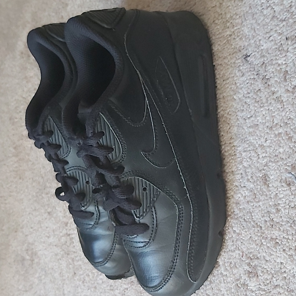 All black Nike air max